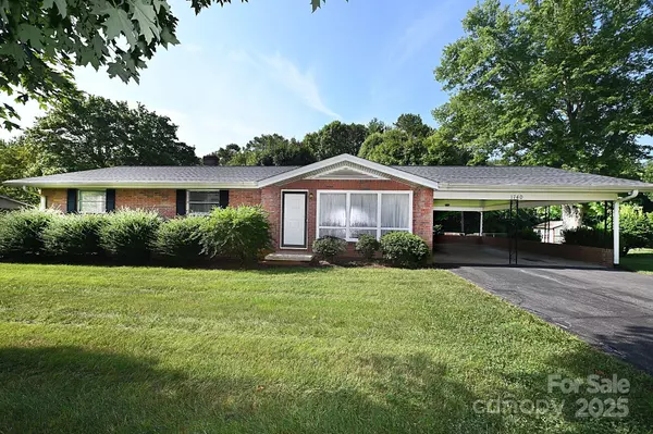 Hickory, NC 28601,1740 23rd Avenue LN NE