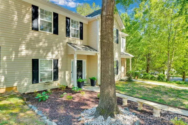 Charlotte, NC 28212,2208 Winthrop Chase DR