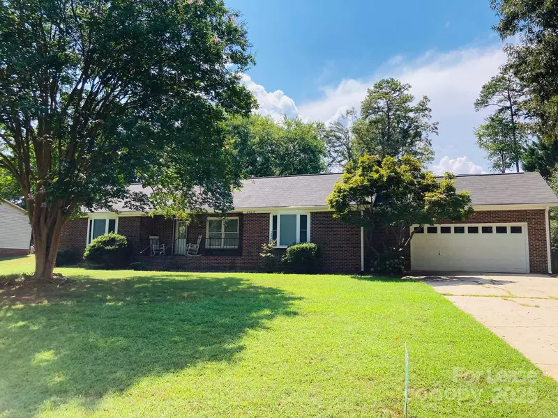 4969 Moonlite Bay DR, Sherrills Ford, NC 28673