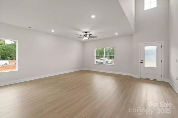 Charlotte, NC 28215,6446 Fairfold DR