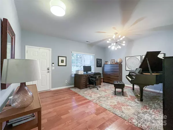 Matthews, NC 28104,1847 Yellow Daisy DR