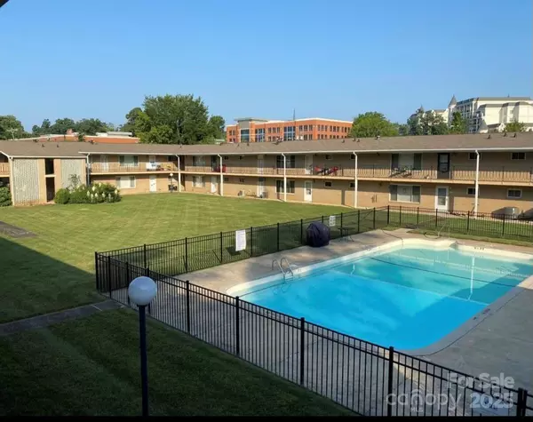 Charlotte, NC 28211,3010 Crosby RD #122
