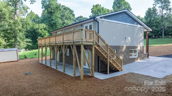 Hickory, NC 28601,5626 Mountainside CT