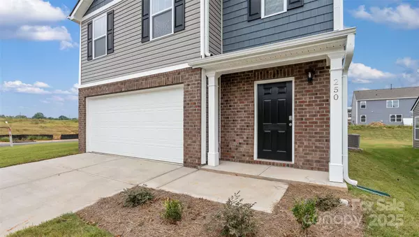 Hendersonville, NC 28792,63 Lillian LN