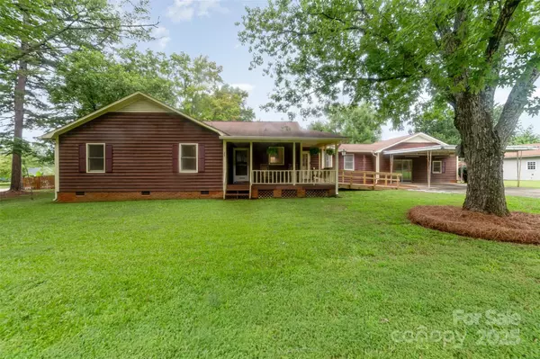 Matthews, NC 28104,700 Chestnut LN