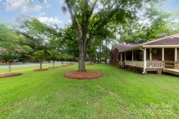 Matthews, NC 28104,700 Chestnut LN