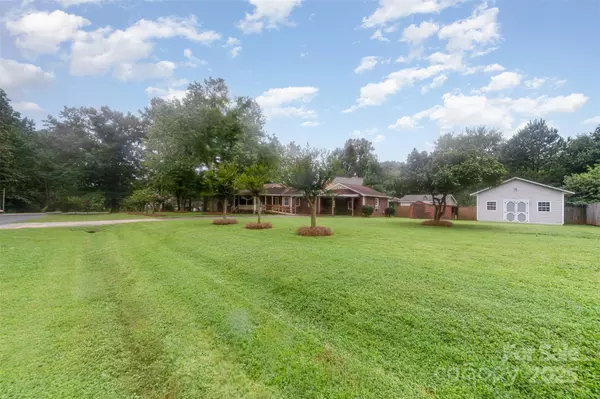Matthews, NC 28104,700 Chestnut LN