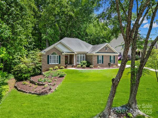 160 Fernbrook DR, Mooresville, NC 28117