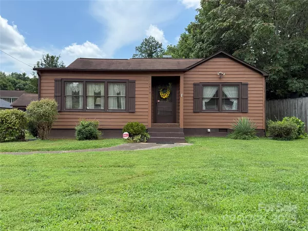 1614 Norwood ST SW, Lenoir, NC 28645