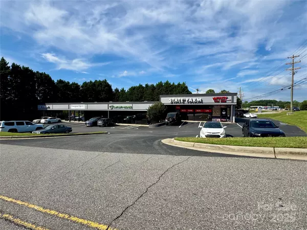 110 Charleston DR #110, Mooresville, NC 28117