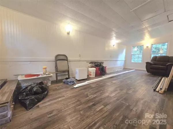 Asheville, NC 28806,11 Edwards ST