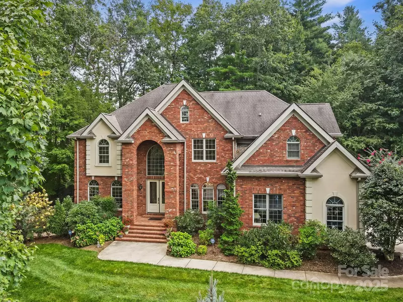 46 Beale CT, Fletcher, NC 28732
