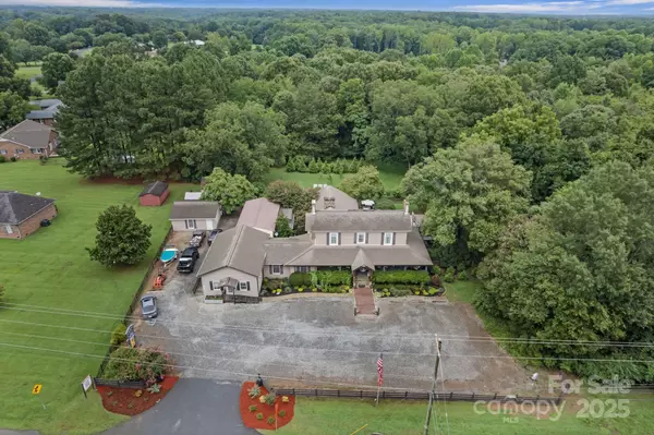 Mooresville, NC 28115,1307 Oakridge Farm HWY