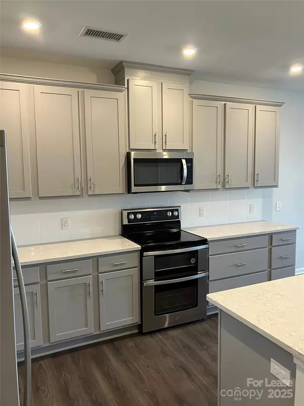 Sherrills Ford, NC 28673,4455 Reed Creek DR #304
