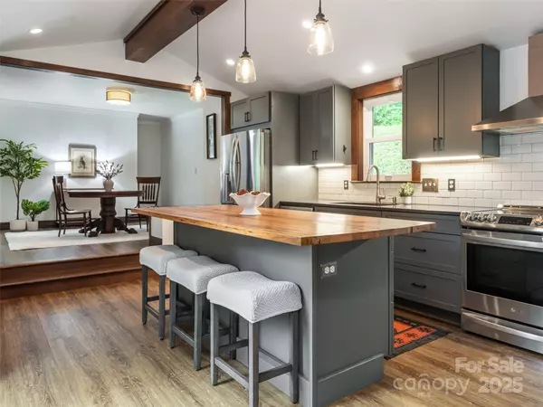 Asheville, NC 28804,3 Valley LN