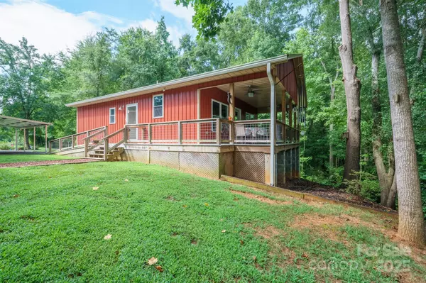 Lincolnton, NC 28092,205 Hershel Lackey RD