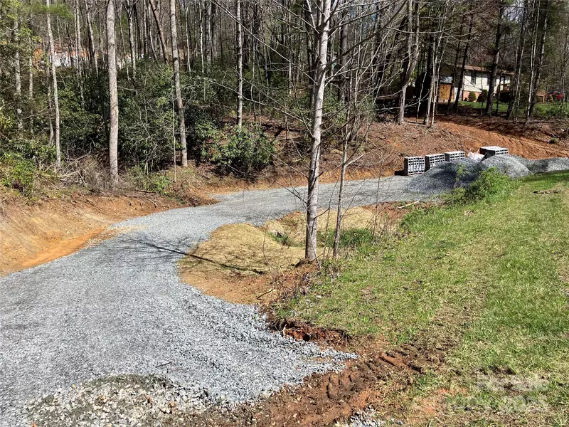 0 Turnpike RD #5, Horse Shoe, NC 28742
