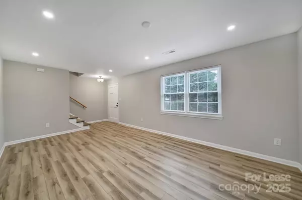 Charlotte, NC 28226,8914 Hunter Ridge DR