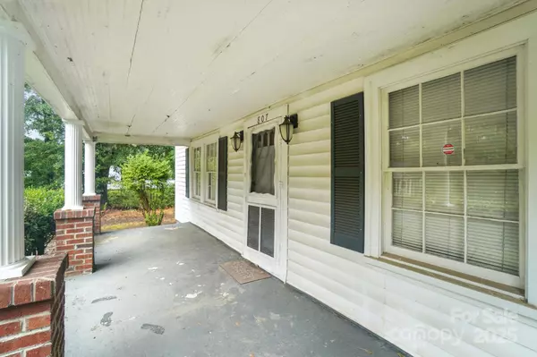 Gastonia, NC 28054,807 Lewis ST