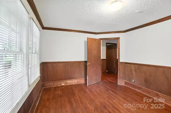 Gastonia, NC 28054,807 Lewis ST