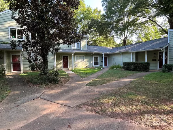 1034 Sardis Cove DR, Charlotte, NC 28270