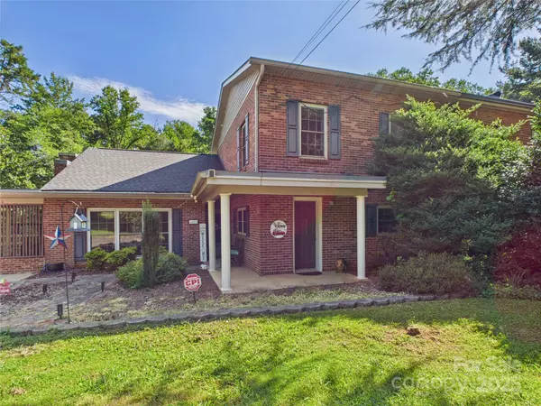 112 30th AVE NW, Hickory, NC 28601