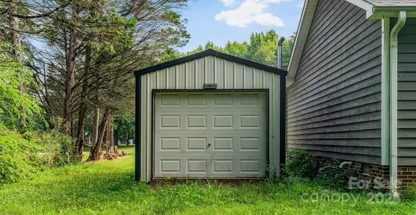 Salisbury, NC 28146,660 Sides RD