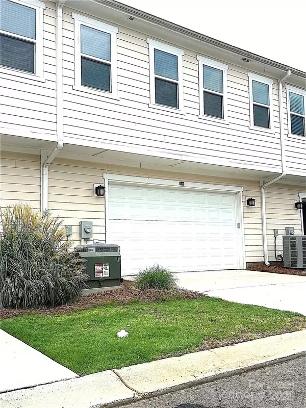 Fort Mill, SC 29715,228 Overstone CT