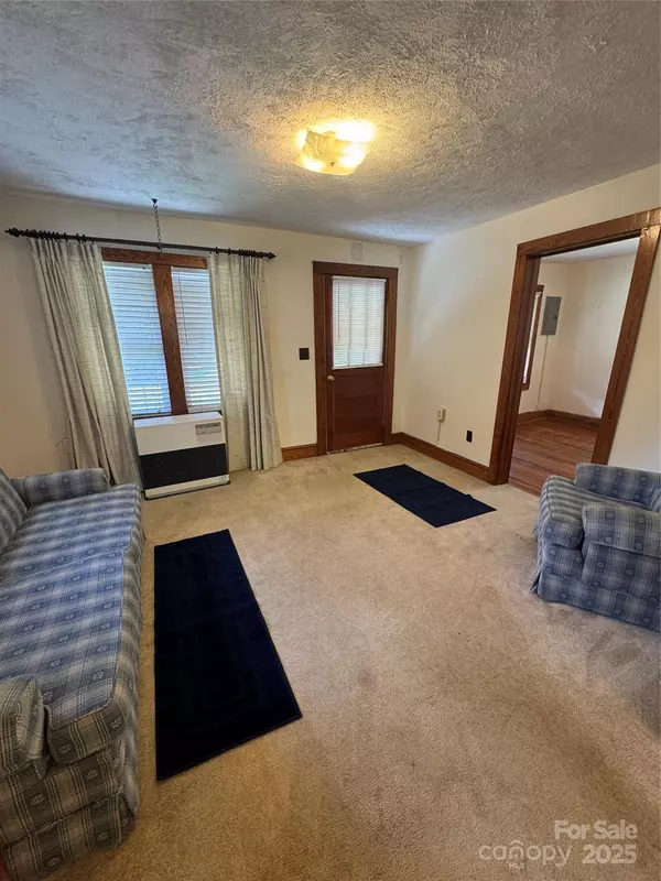 Newland, NC 28657,652 Cranberry ST