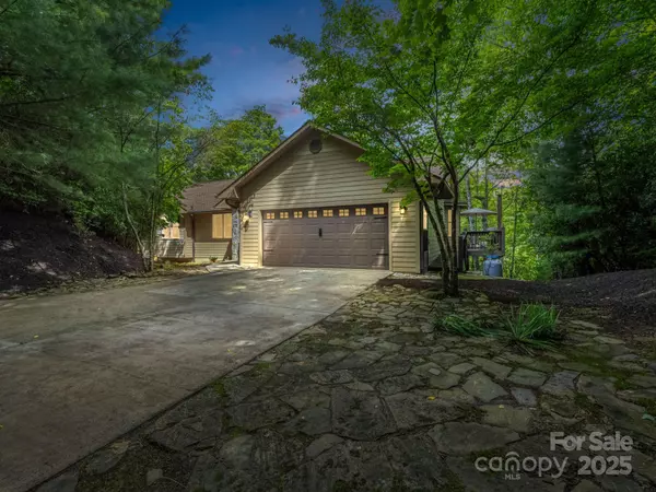 Brevard, NC 28712,603 Kanasgowa DR