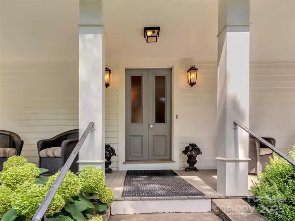 Waynesville, NC 28786,88 Plott Valley RD