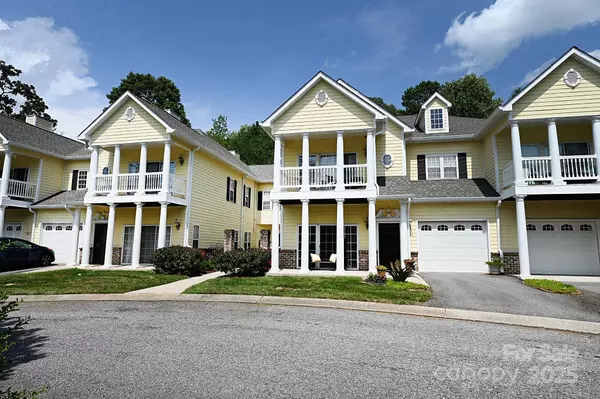 1384 21st AVE NE, Hickory, NC 28601