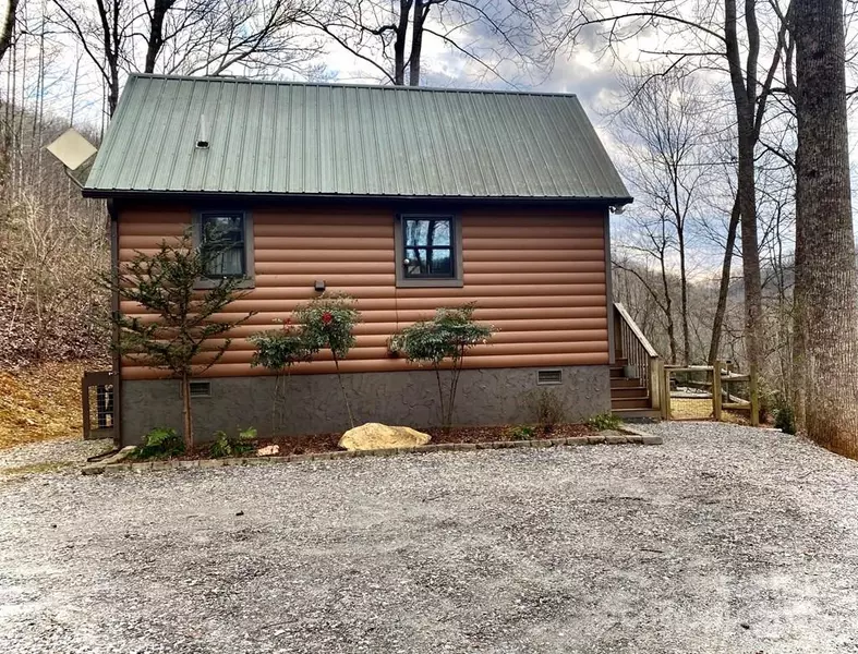 245 Lower Creek Crossing RD, Bryson City, NC 28713