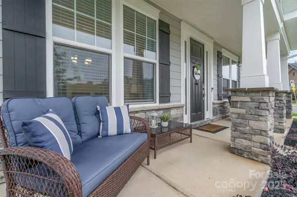 Charlotte, NC 28278,15917 Walnut Hill DR