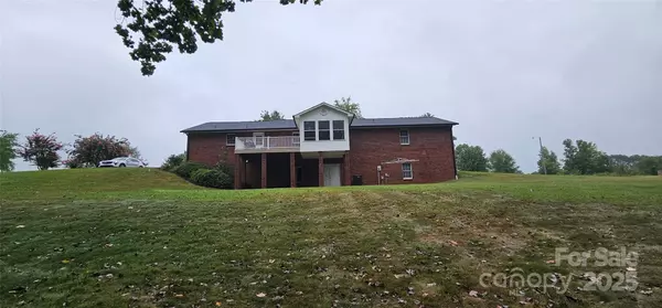 Cherryville, NC 28021,813 Settlers DR #13