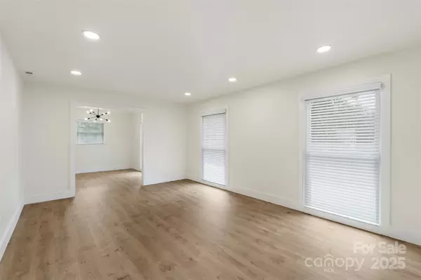 Charlotte, NC 28212,7431 Idlewild RD