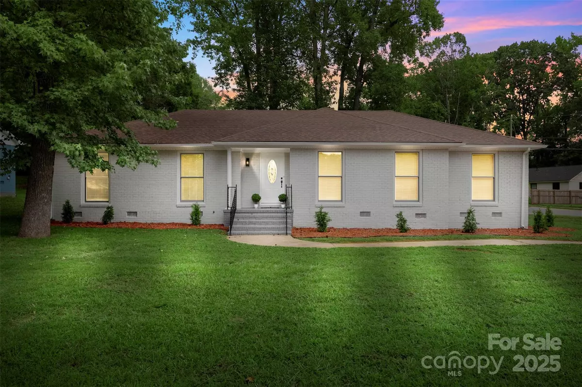 Charlotte, NC 28212,7431 Idlewild RD
