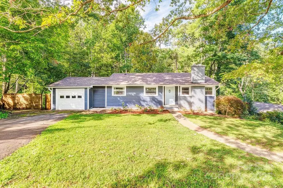 15 Valle Vista DR, Asheville, NC 28804