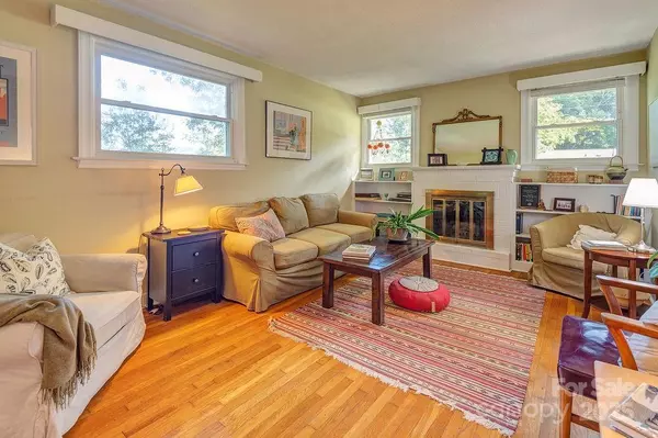 Asheville, NC 28804,15 Valle Vista DR