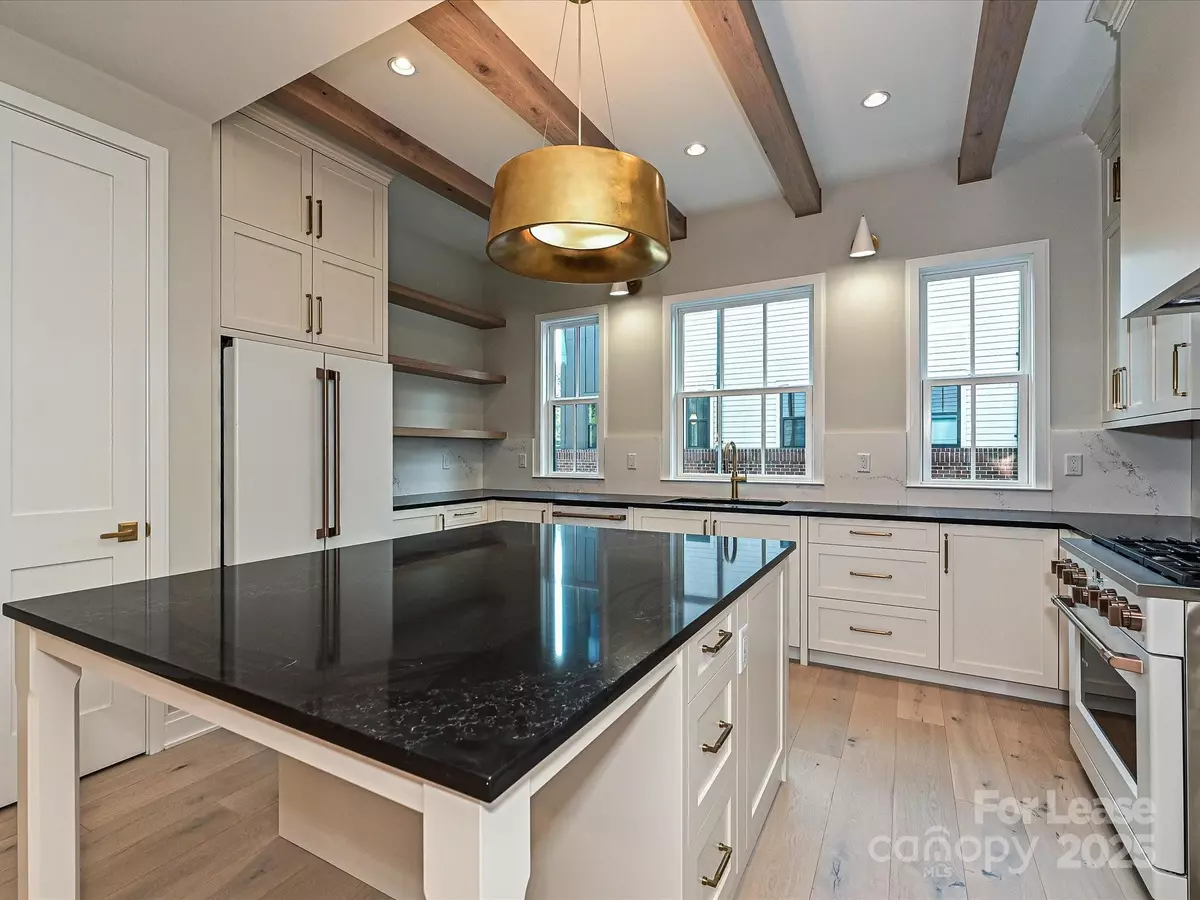 Charlotte, NC 28209,4121 Selwyn Walk CT