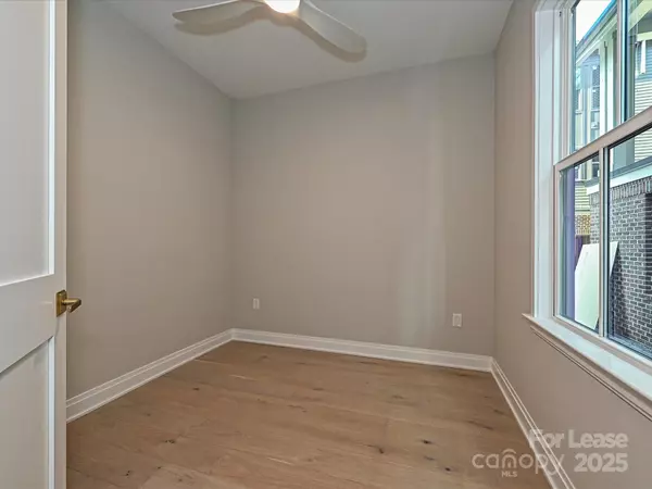 Charlotte, NC 28209,4121 Selwyn Walk CT