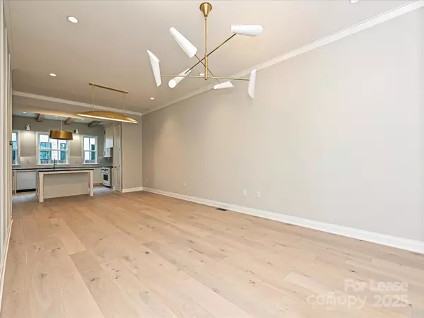 Charlotte, NC 28209,4121 Selwyn Walk CT