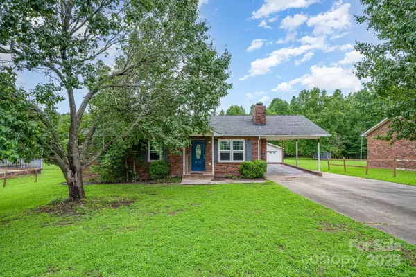 132 Hicks RD, Grover, NC 28073