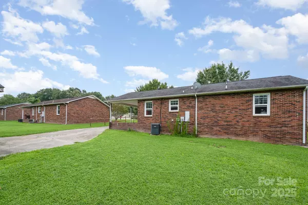 Grover, NC 28073,132 Hicks RD