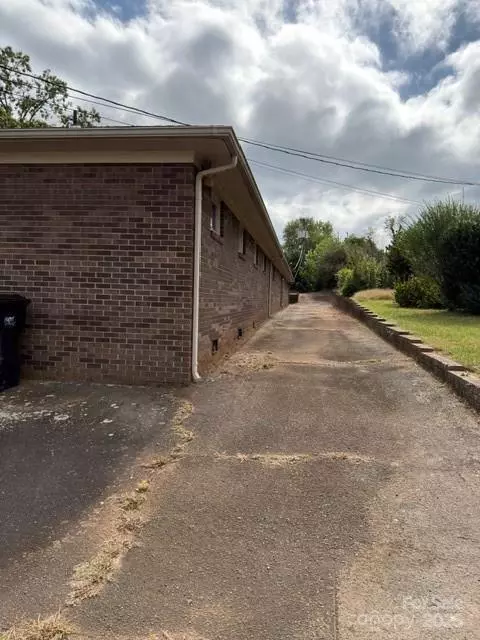 Morganton, NC 28655,304 South Main ST