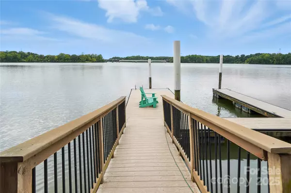 Mount Holly, NC 28120,208 Woodwinds DR