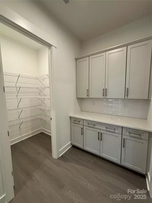 Charlotte, NC 28269,5343 Mint Harbor WAY #305