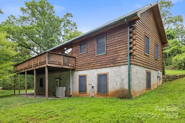 Saluda, NC 28773,266 Rhododendron DR