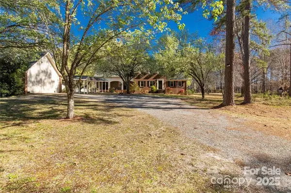 1774 Highway 55 HWY E, Clover, SC 29710