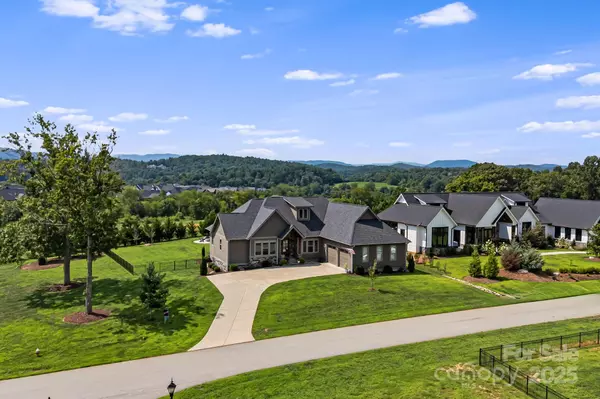 163 Samuel DR, Mills River, NC 28759